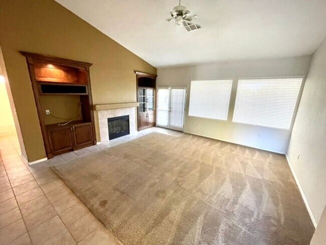 Building Photo - *WONDERFUL SINGLE STORY HOME IN GREEN VALLEY RANCH GATED COMMUNITY!!**