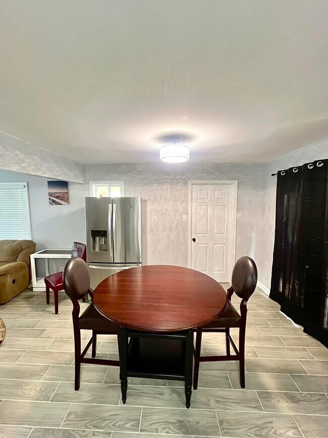 Building Photo - 2003 Bond Ferry Rd