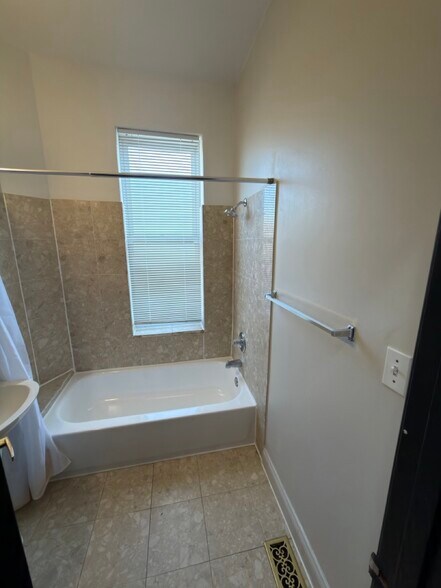 2nd full bathroom - 1727 New Jersey Ave NW