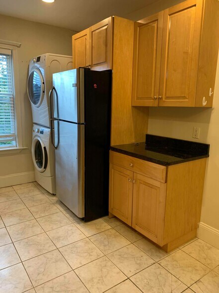 Primary Photo - 23 Aspinwall Ave