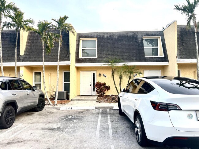 Primary Photo - 606 SW 1st St