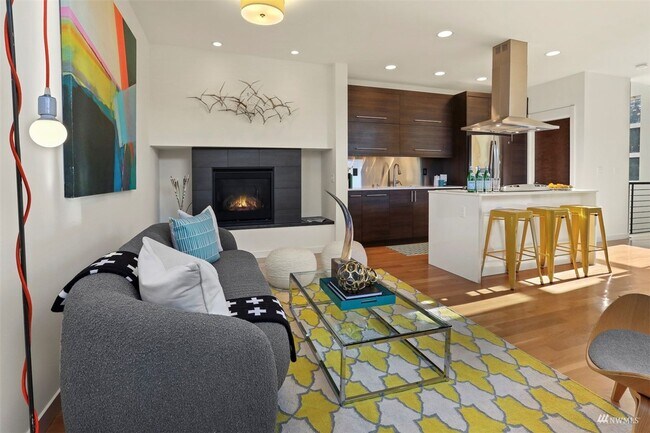 Building Photo - Magnolia Stunner with VIEWS galore from ro...