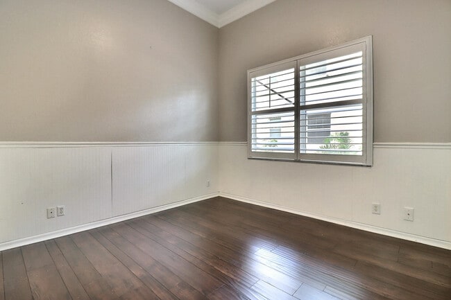 Building Photo - 1289 Beacon Cir