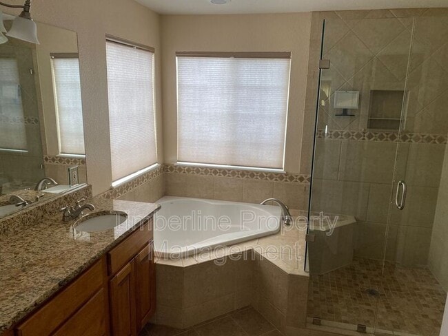 Building Photo - 14480 Tierra Dr