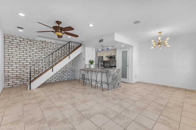 Building Photo - 72592 Edgehill Dr