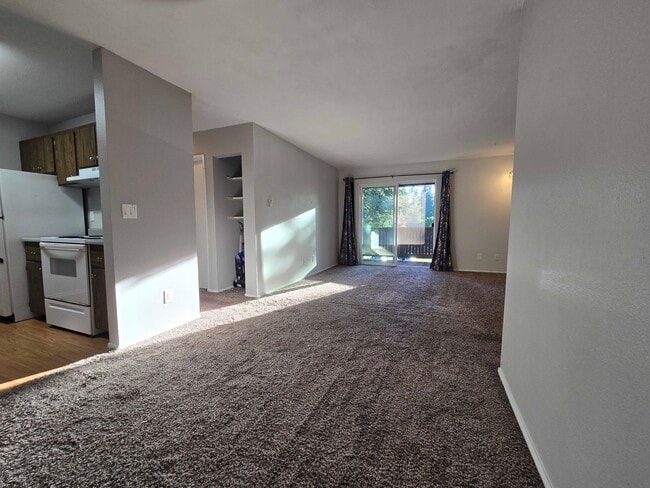 Building Photo - 1605 N Visscher St