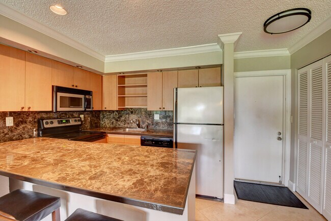 Building Photo - 620 Greensward Ln