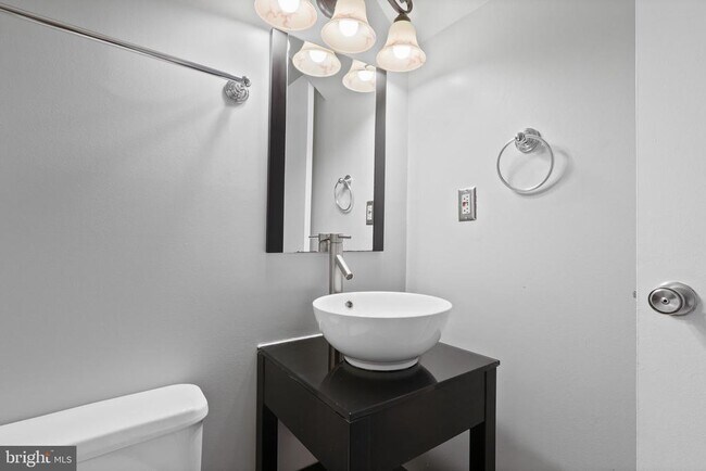 Building Photo - 6446 Shannon Station Ct