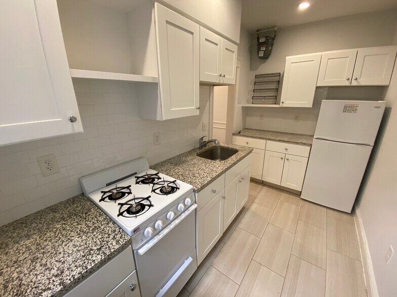 Building Photo - 32 Worthington St