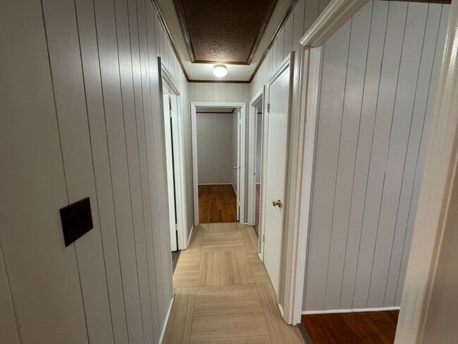 Building Photo - Available to Show