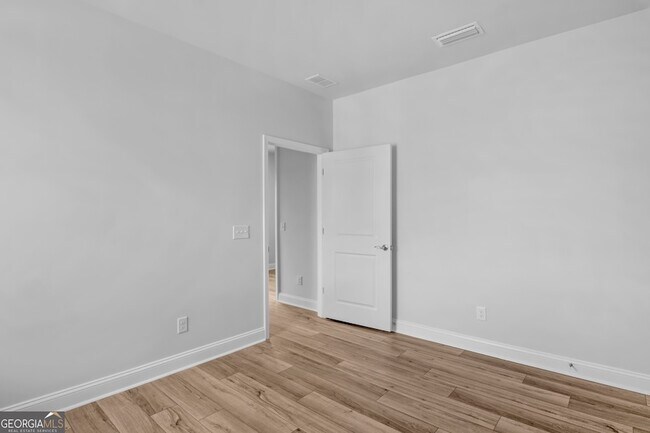 Building Photo - 267 Dendron Dr