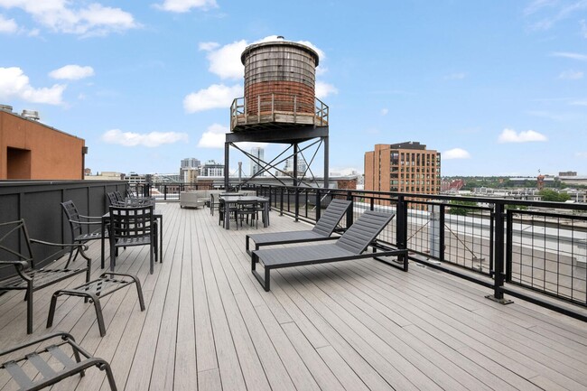 Building Photo - Gorgeous loft in a converted window factor...