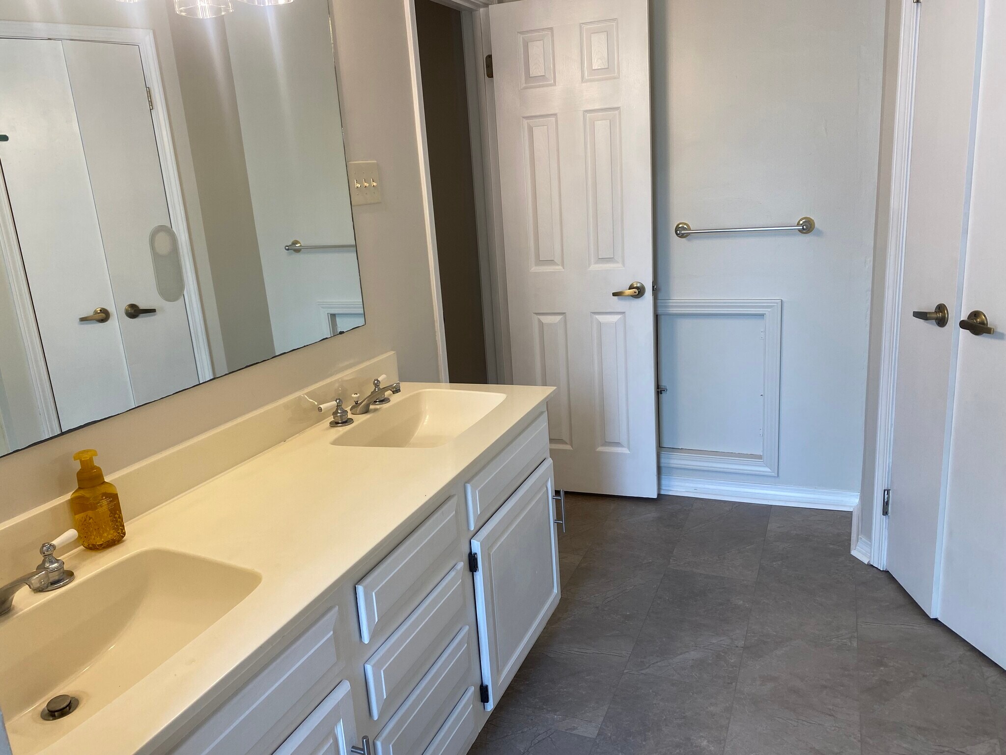 Building Photo - 10140 Gail Ct