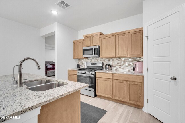 Building Photo - 14509 Johnny Mata Dr
