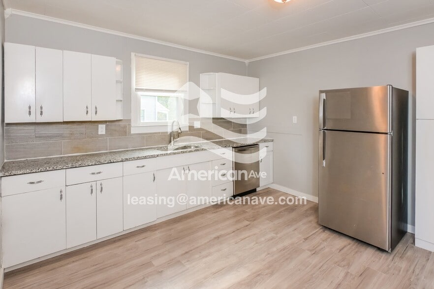 Building Photo - 709 N 41st Ave