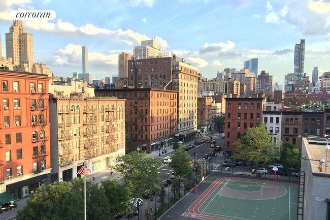 Building Photo - 105 W 77th St