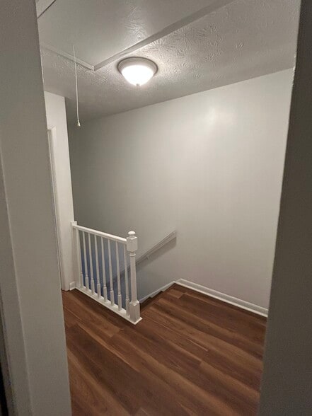 Building Photo - 226 Highland Park Dr