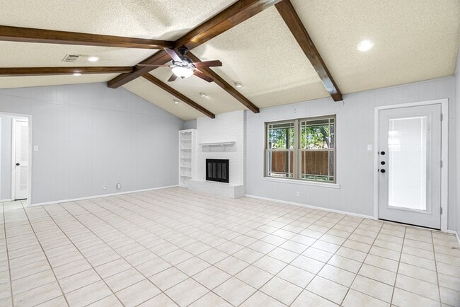 Building Photo - 2405 Emerson Ct