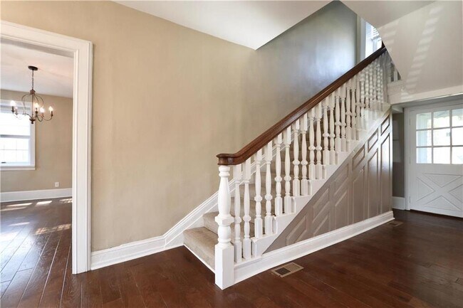 Building Photo - 4355 Old Bethlehem Pike