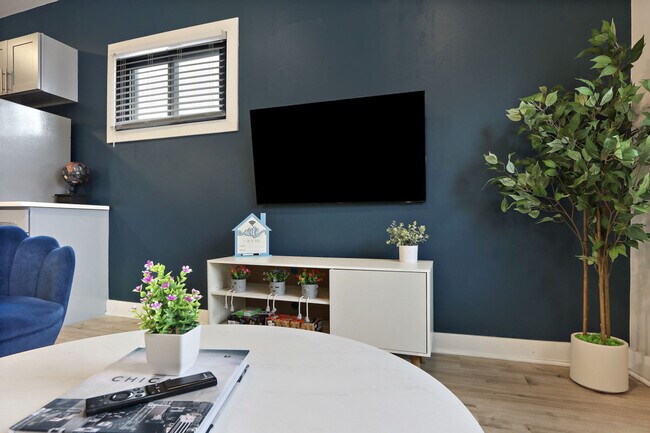 Building Photo - 4934 Kingston Ave