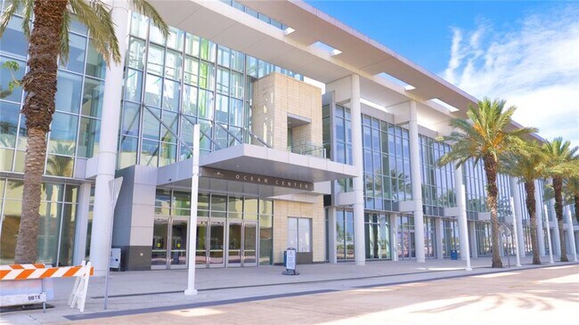 Building Photo - 137 N Hollywood Ave