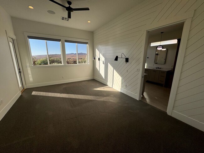 Building Photo - Home in Anasazi Vista neighborhood.
