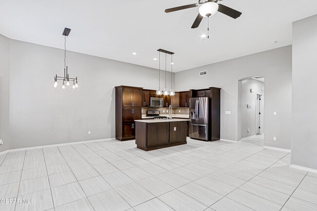 Building Photo - 7249 Long Meadow Dr