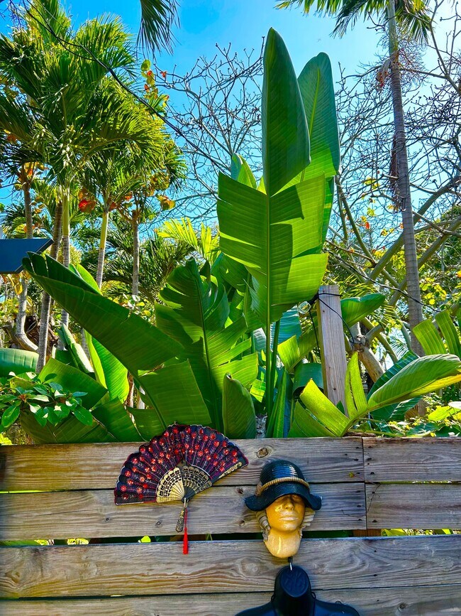 Building Photo - 1035 - 1037-1037 NE 32nd St