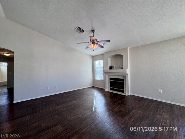 Building Photo - 222 Quailbush Dr