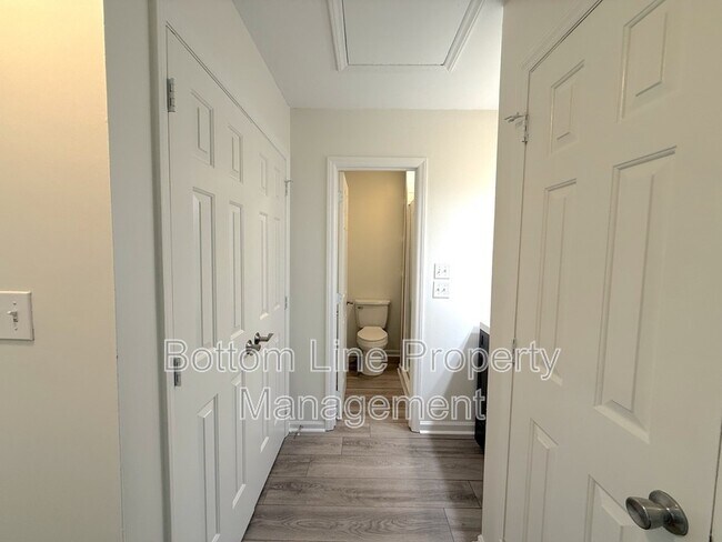Building Photo - 4013 Inglehurst Dr