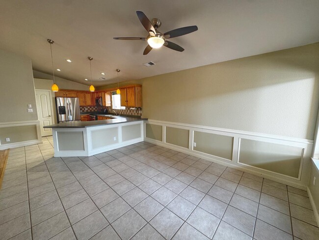 Building Photo - 8608 Quail Creek Ct NE