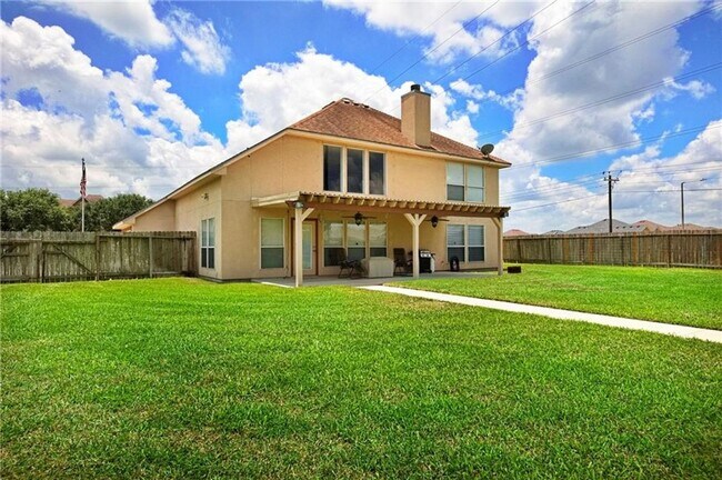 Building Photo - 14126 River Rock Dr