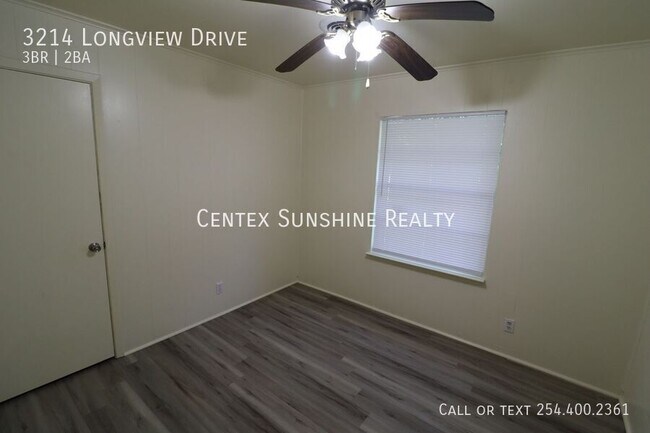 Building Photo - 3214 Longview Dr