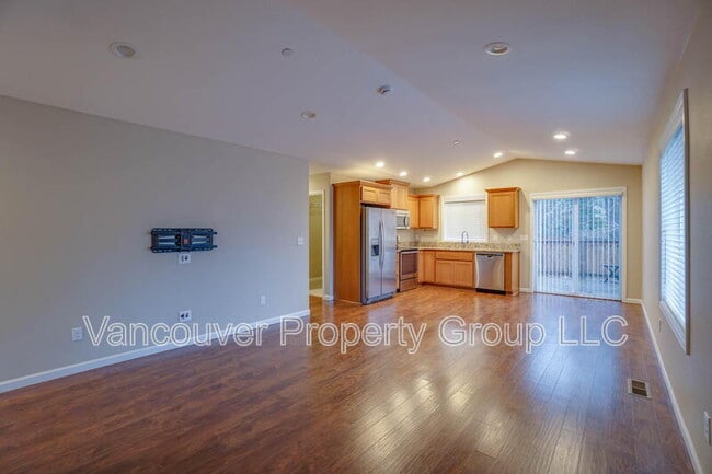 Building Photo - 1114 Division St