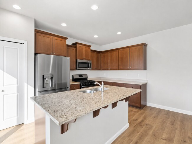 Building Photo - 5-Bedroom Residence in Camas — Community Pool | Landscaping Included