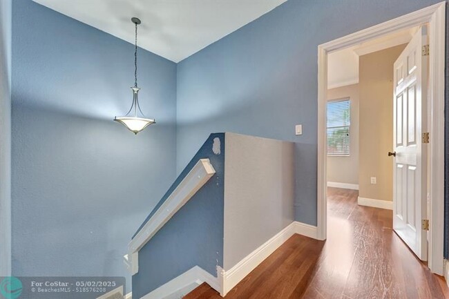 Building Photo - 3315 Merrick Ln