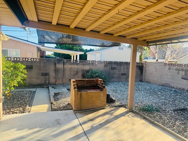 Building Photo - Ready to Fall in Love with Home Again?