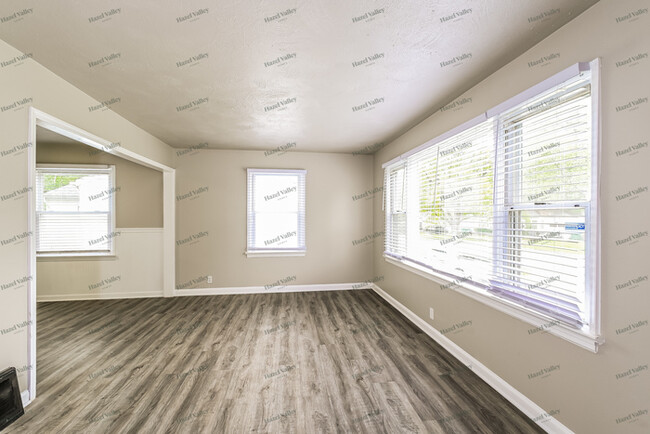 Building Photo - 10148 Coburg Lands Dr