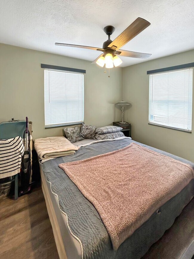 Building Photo - Charming 3-bedroom, 1-bath home in Oakdale, PA!