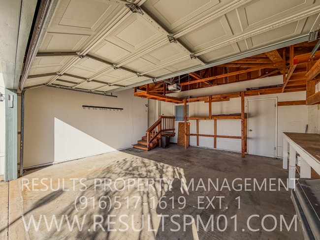 Building Photo - Fantastic Over 55 Community! Amenities! 2 bedroom