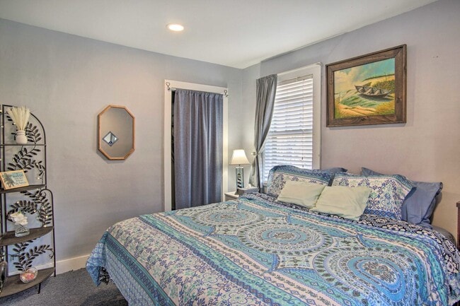 Building Photo - 343 Ocean St