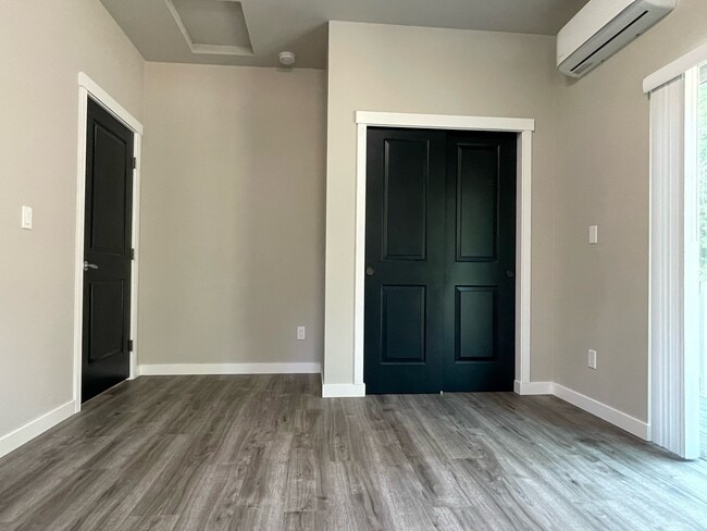 Building Photo - Silverdele ADU