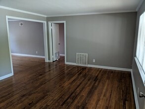 Building Photo - 44 Thackery Pl