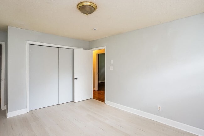 Building Photo - 4809 Thornwood Rd