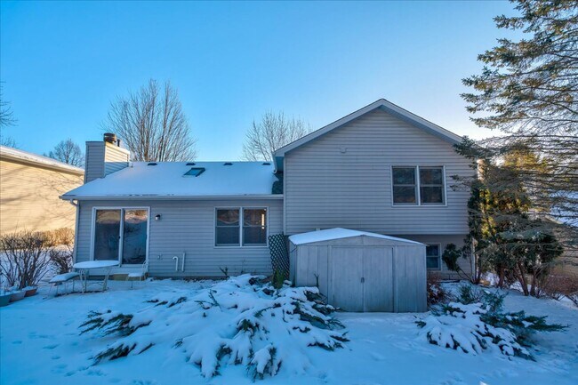 Building Photo - 2806 Wentworth Dr