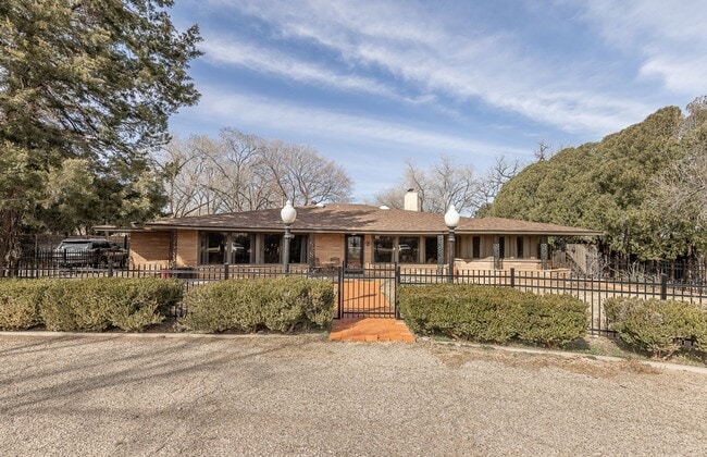 Primary Photo - Stunning 4 Bed 3 Bath with a Pool!