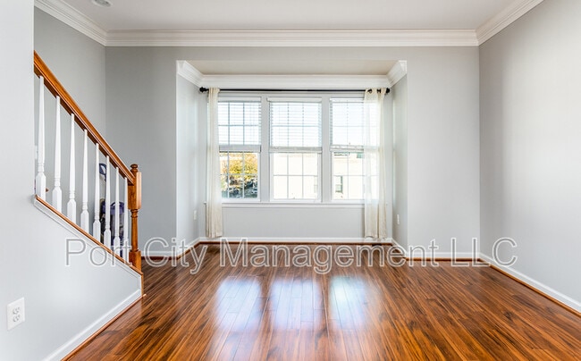 Building Photo - 4519 Foster Ave