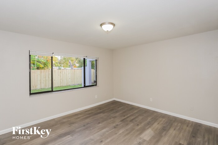 Building Photo - 2904 NW 67th Ct
