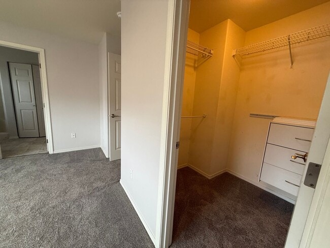 Building Photo - DuPont 3 bedroom+ den,  1712 SF home, adja...