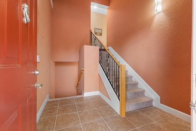 Building Photo - 136 Casa Bella Ln